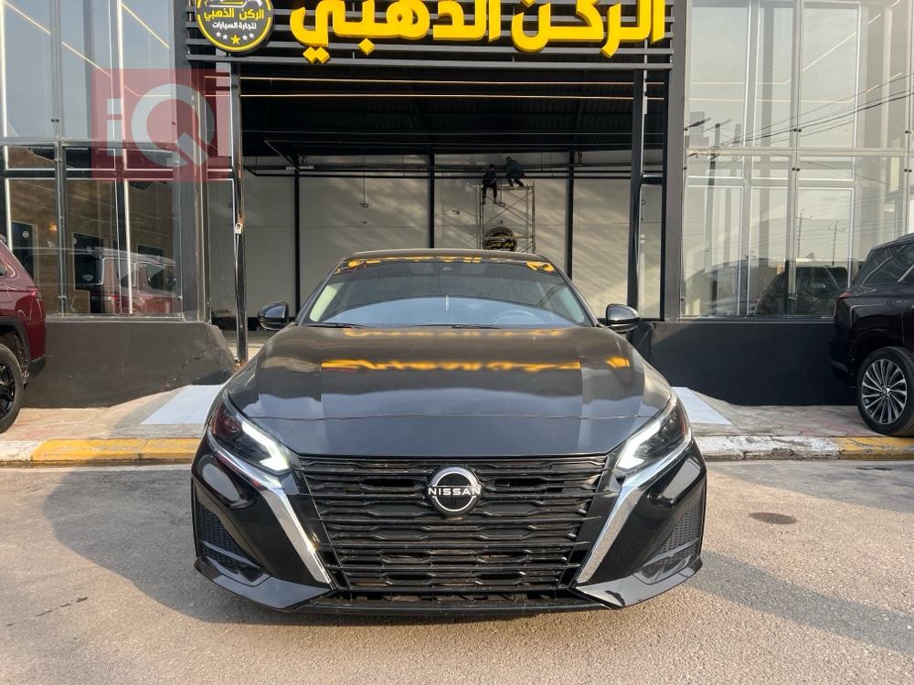 نيسان ألتيما